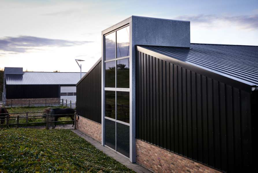 Elegante Gestaltung von Dächern und Fassaden, Nibevej 225, Frejlev, Aalborg, 